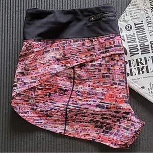 LULULEMON PRINTED SHORTS